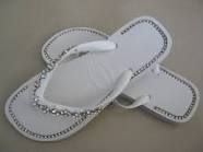 havaiana customizada com strass